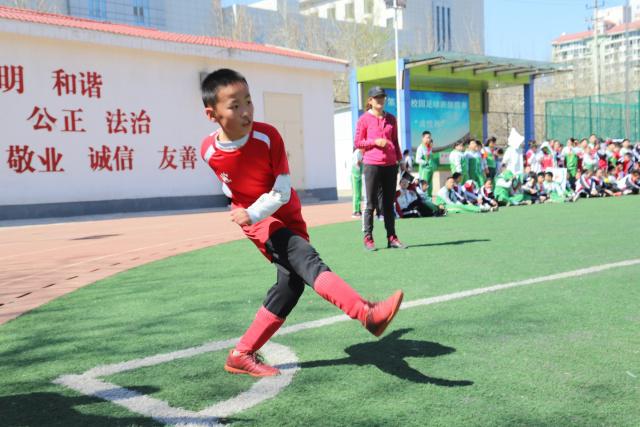 父子同台！詹姆斯与布朗尼同时登场创造历史